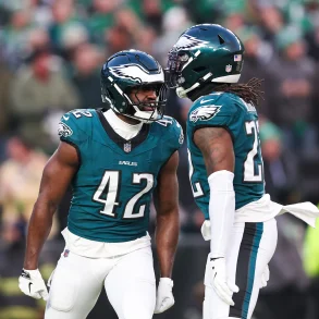 Eagles Lose Key Defenders as NFL Free Agency Kicks Off With Record-Breaking Contracts