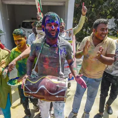 Tej Pratap Yadav Faces Backlash After Policeman Removed for Dancing on His Orders