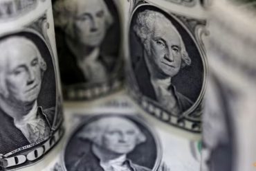 US Dollar Index Struggles Amid Fed Rate Speculation and Tariff Concerns