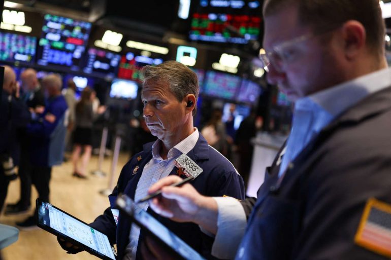 Dow Tumbles Below 38000 as Trump’s Fed Attacks Fuel Market Turmoil and Tech Stock Selloff